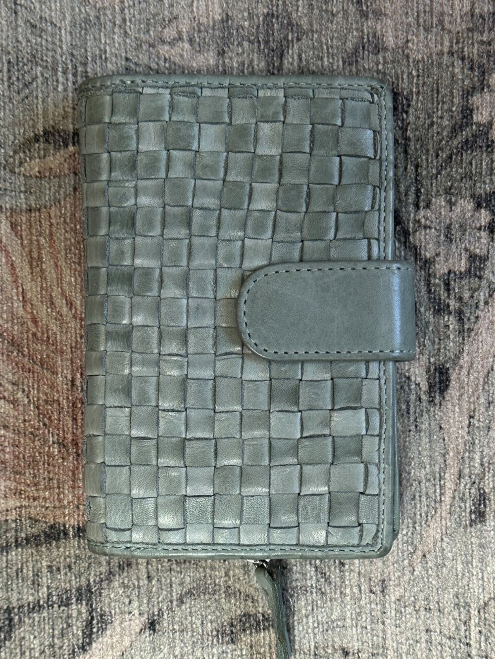 Woven Sage Green Leather Wallet Snap Closure Zip Organizer Card Holder